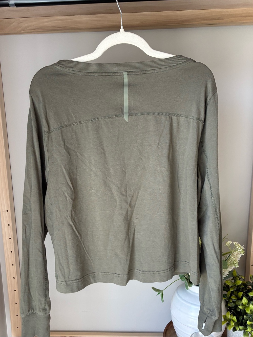 All In Motion Green Modal‎ Blend
Cropped LS Top Women's Lg
Thumbholes Athleisure - Picture 2 of 5